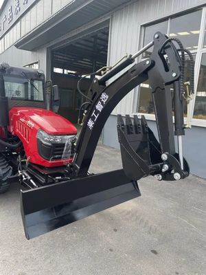 Der hydraulische 4 Radschlepper-Nachfüllungsbauernhof sprießt Landwirte